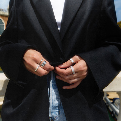 Ducale ring, 18K white gold, 2 mm