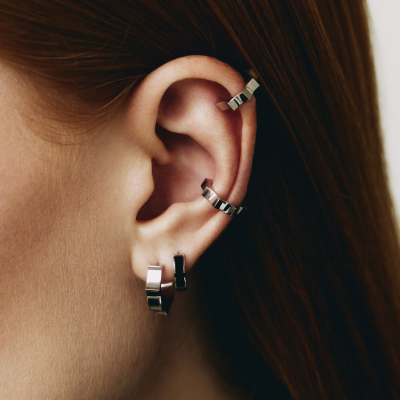 Parthenon piercing earring, 18k white gold, enamel, 3 mm, Size Medium