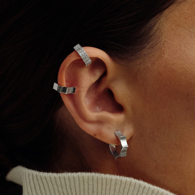 Parthenon earrings, 18K white gold, 4 mm, size Small